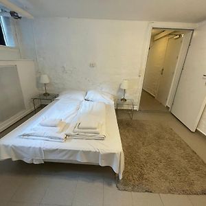 Budget Kamer met een King Size Bed